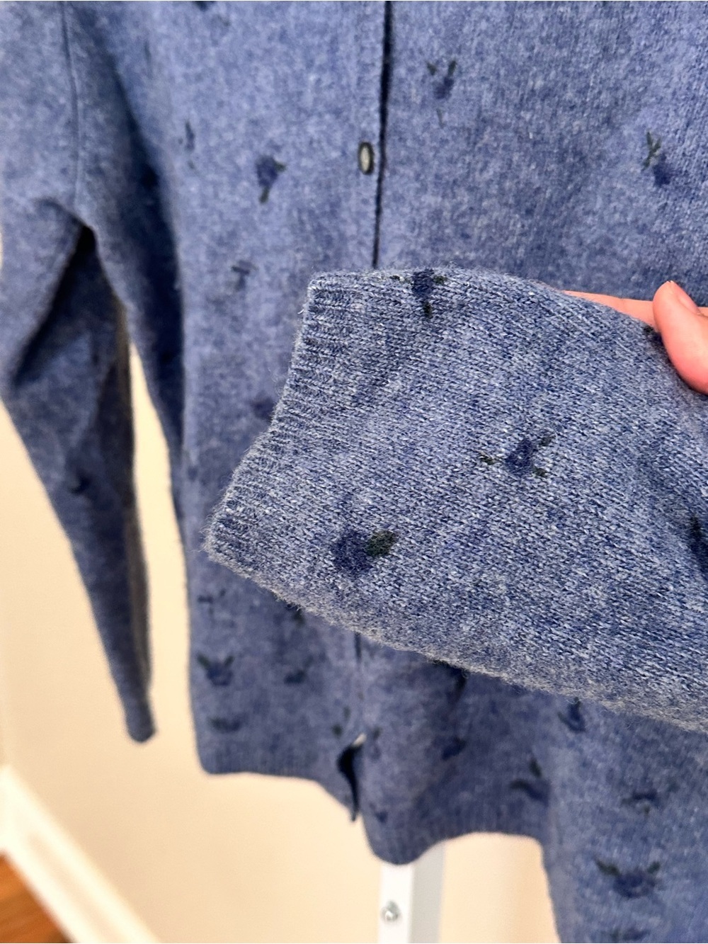 Vintage Cherokee Lambswool Cardigan XL Blue Embroidered Floral 90s - Picture 4 of 7